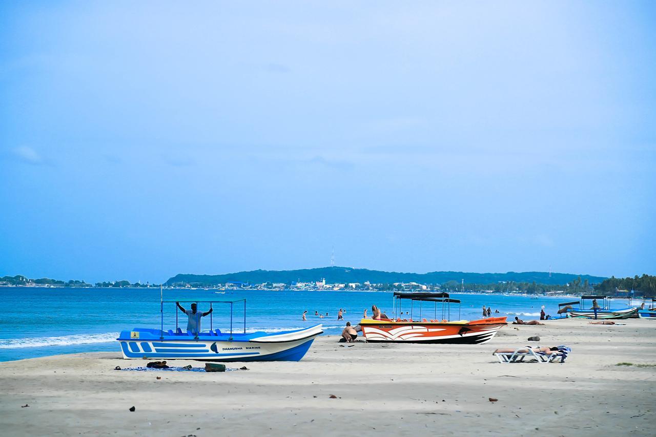 Alfresco Beach Hotel Trincomalee Exterior foto